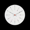 Arne Jacobsen Bankers Vægur Ø29 cm hvid/sort/rød | Køb her
