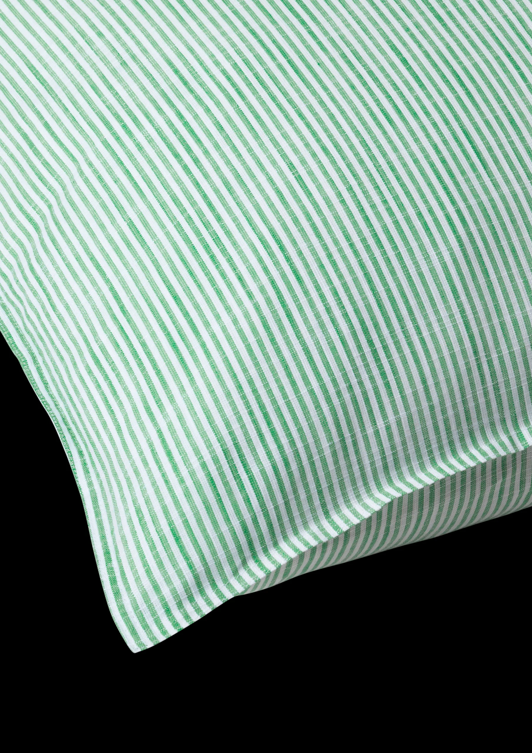 Best JUNA Monochrome Lines Pudebetræk 63x60cm grøn/hvid | Køb her