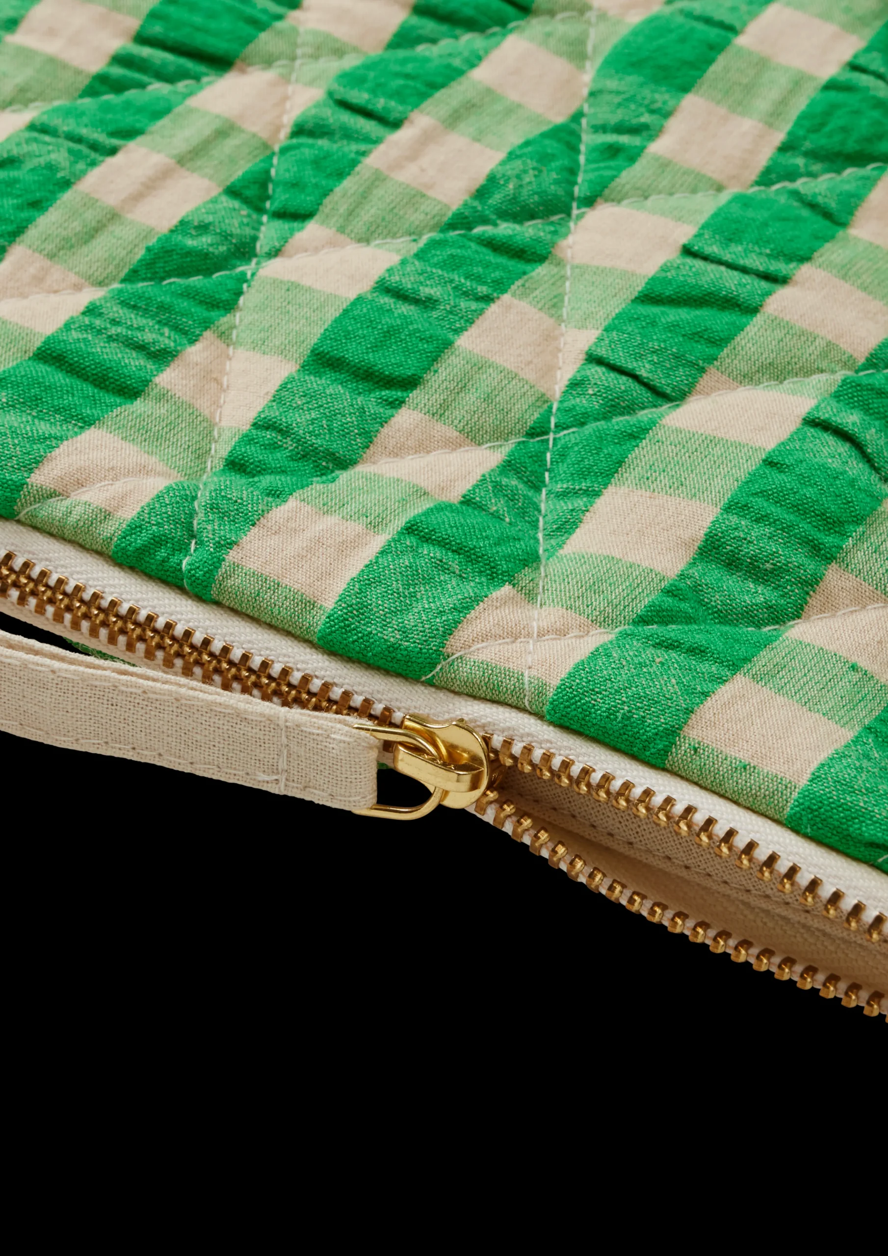 Online JUNA Olivia computer sleeve 36x25.5 cm i grøn | Køb her