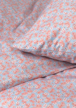 Discount JUNA Pleasantly Sengetøj 140x200 cm lys blå DK | Køb her