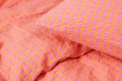 Best JUNA Sengetøj 220x220 cm i rosa fra serien Bæk&Bølge