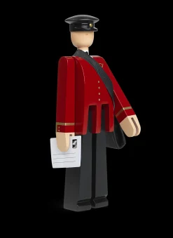 Outlet Kay Bojesen Postmand H20 cm i sort fra serien Figurines