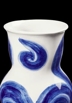 New Kähler Vase H22.5 cm i blå fra serien Tulle | Køb her