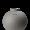 Clearance Kähler Vase H20 cm i grå fra serien Globo | Køb her