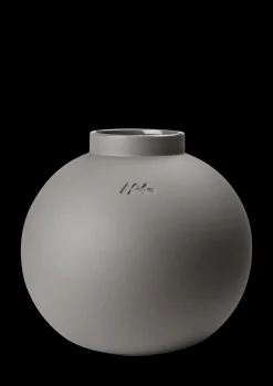 Clearance Kähler Vase H20 cm i grå fra serien Globo | Køb her