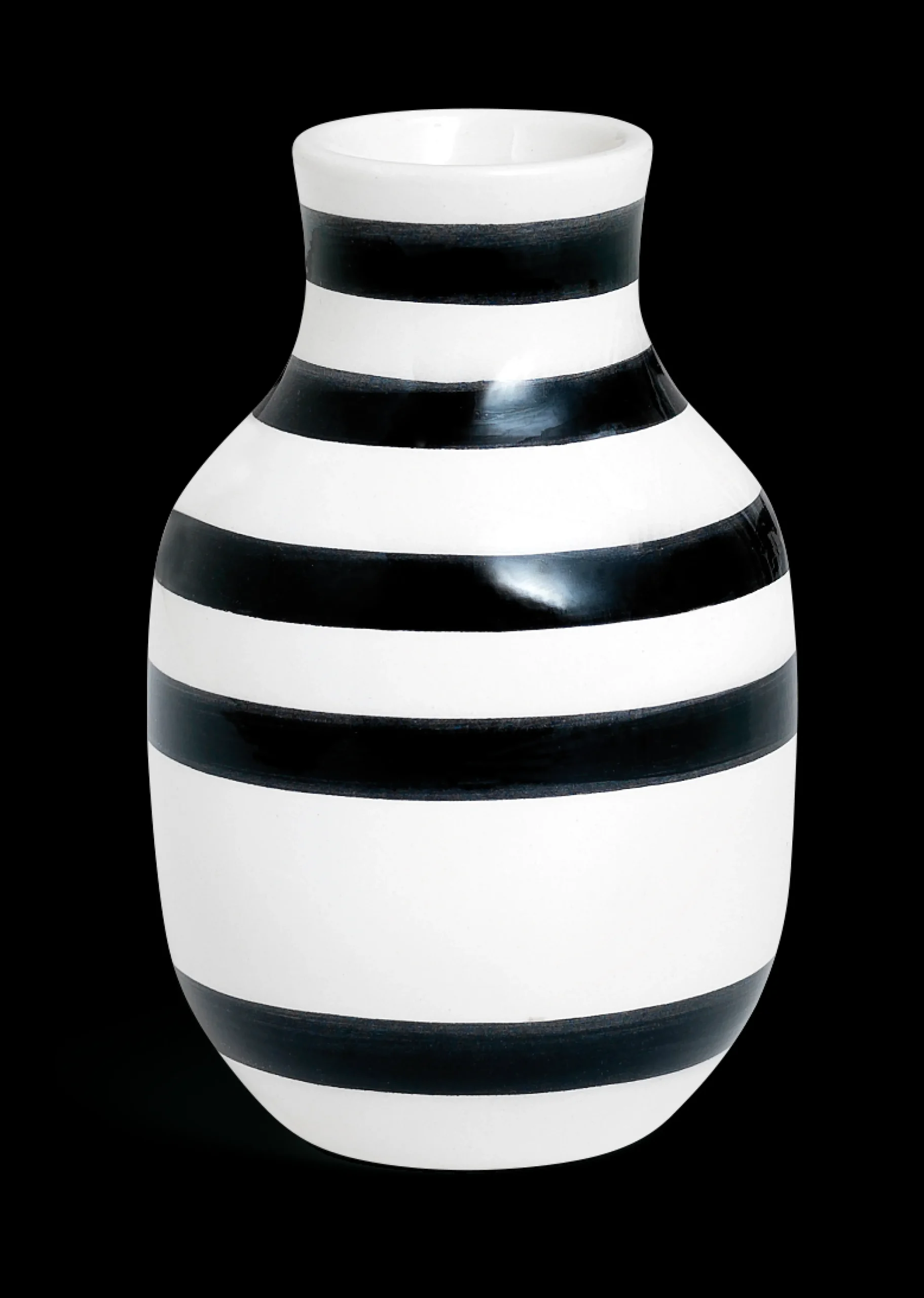Outlet Kähler Vase H12.5 cm i sort fra serien Omaggio | Køb her