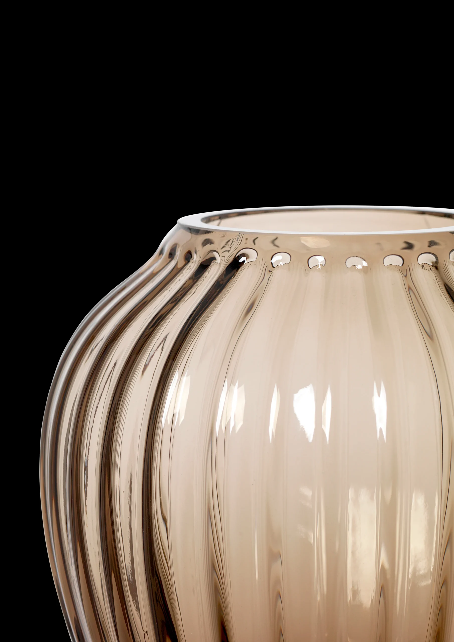 Hot Kähler Vase H14 cm i træ fra serien Hammershøi | Køb her