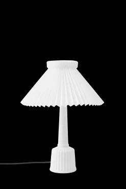 Lyngby Porcelæn Esben Klint Lampe EU stik H44 hvid | Køb her