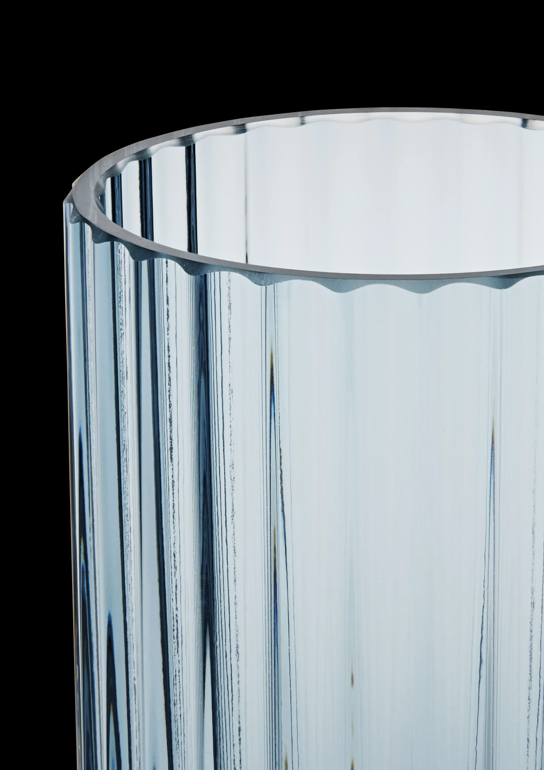 Best Lyngby Porcelæn Lyngby Vase midnight blue mundblæst glas